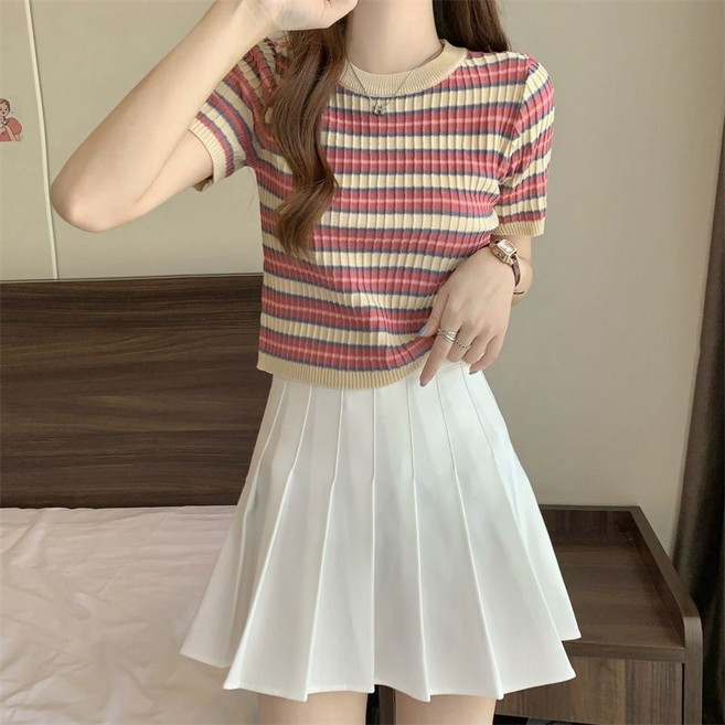 COSYEVNO 여자 줄무늬 니트 반팔 티 대비색 라운드넥 짧은 상의