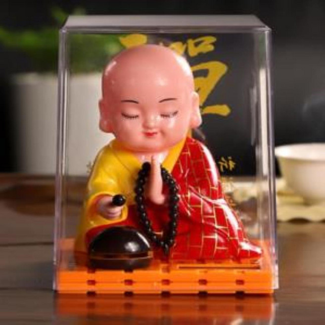 목탁치는 스님 태양열인형 목탁치는 스님 태양열인형 스님인형, 빨강스님 소형
