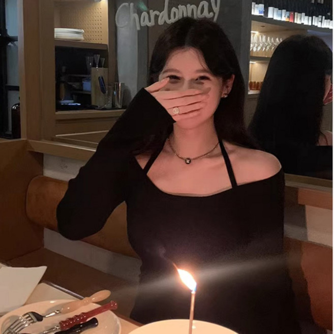 라라홀리 러블리 홀터넥 오프숄더 슬림 골지 니트티