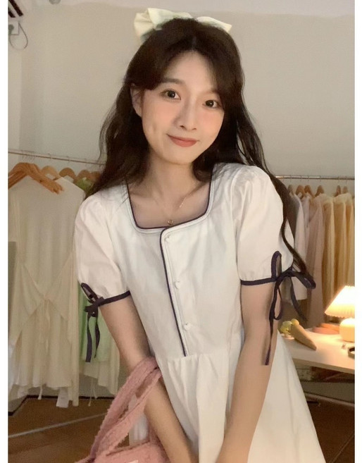 甜美洋裝 方領設計連衣裙