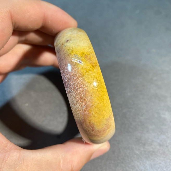千客萬來 珊瑚玉手鐲, 1個
