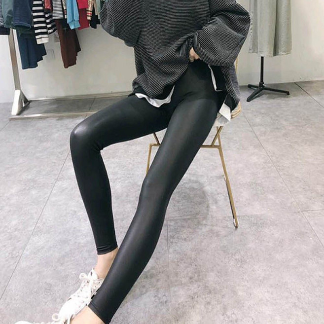 가죽 쫀쫀 레깅스 유광 몸매 보정 레더 날씬해보이는 쫄바지 팬츠 블랙 캣우먼