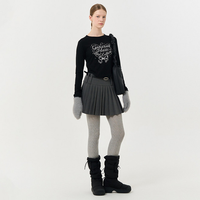 제너럴아이디어 WOMAN 리본 레터링 크롭 티셔츠 BLACK / WBD4L01532