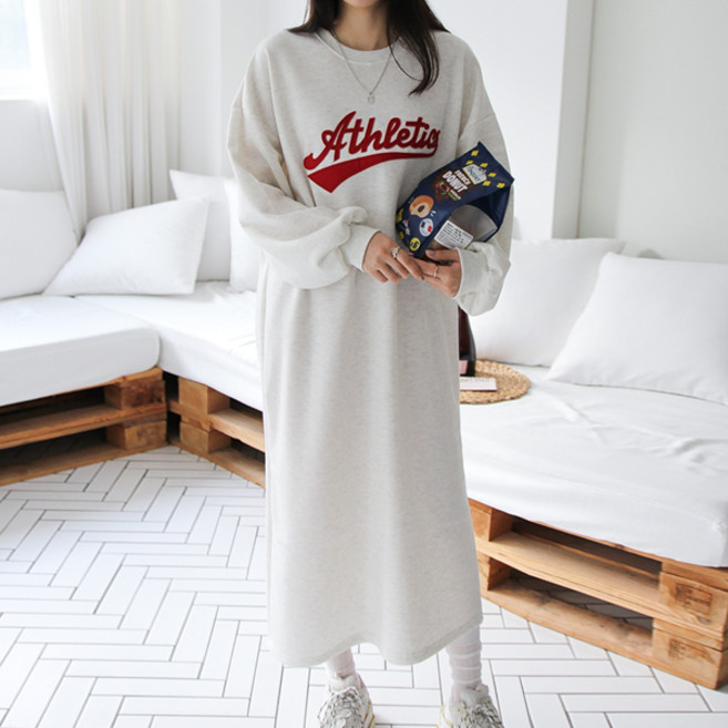 봉봉스토리 Athletics 패치 기모 여성용 원피스