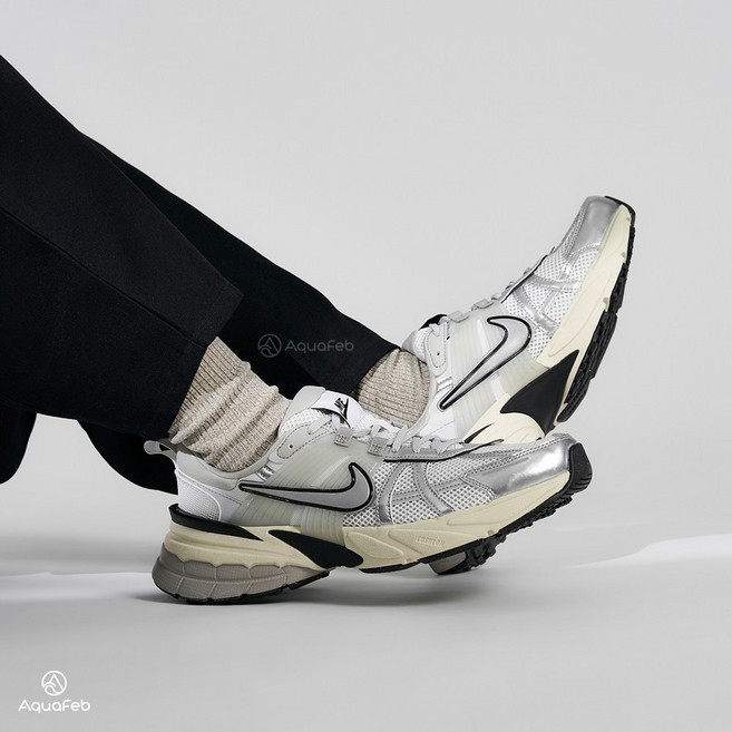 Nike V2K Run 運動休閒鞋