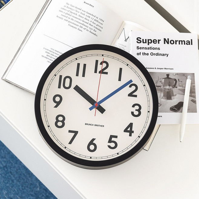 로마네 Brunch Brother 미드센츄리 감성을 담은 벽시계, 블랙