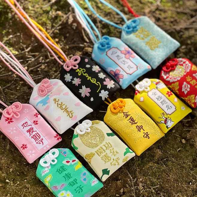 오마모리 아사쿠사 부적 키링 [효과 재회 공부 인연 마니또 선물 수능 합격 시험 사랑 소원 성취 행운 귀여운 금전 성공 취업 복주머니 고시생 일본 행복 재물 열쇠고리 소품], 1개, 운공명수