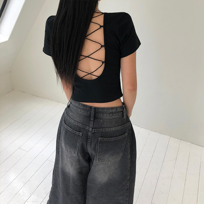 피니 [반전뒷태/캡내장] 백스트랩 크롭 반팔티 (2color)