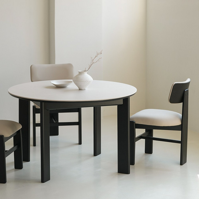 아이엔하임 모레브 원형 애쉬 원목 포세린 세라믹 식탁 4인용 1000, 블랙