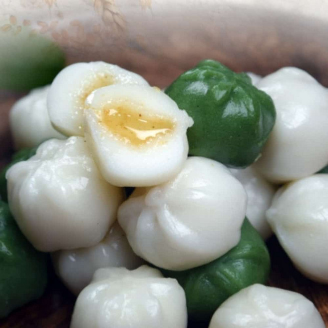 달콤 꿀떡 1kg 굳지않는 떡 멥쌀 쑥 참깨 절편 전통 간식 식사 유기농 선물 HACCP, 쏙꿀떡 1kg, 1개