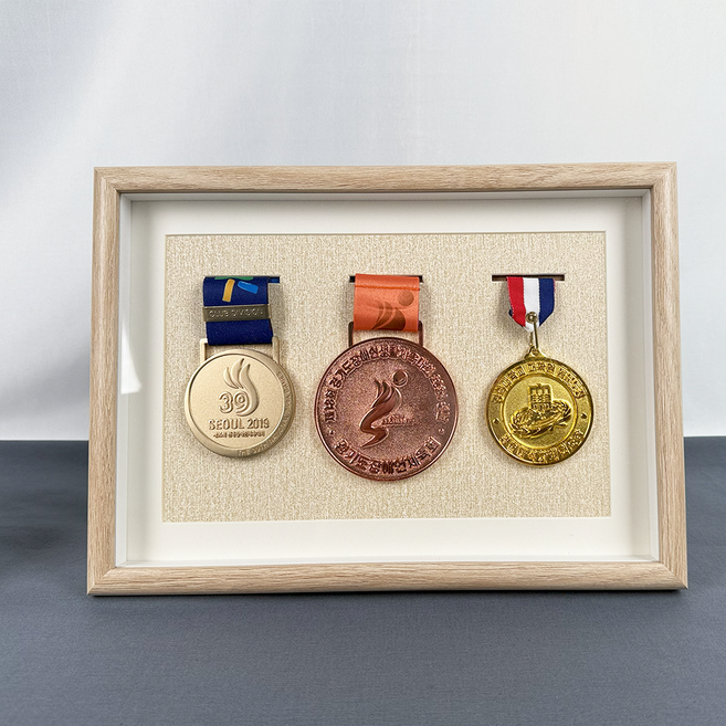 슈아미 메달 걸이 전시 메달액자 보관함 수영 마라톤, 쓰리메달, 1개, 화이트오크