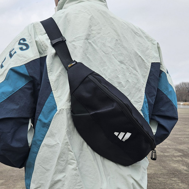 아디다스 남녀공용 크로스백 메신저백 웨이스트백, 1개, 블랙