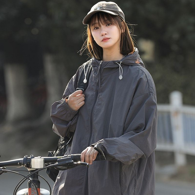 夏季冰絲防曬衣：韓版情侶款連帽外套 透氣輕薄 小個子女生超薄上衣