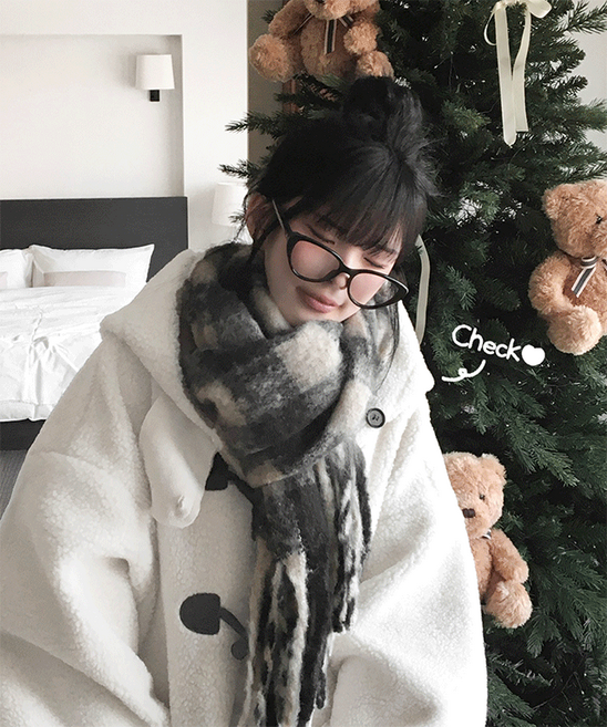자스민벨 도밍 앙고라 두툼 체크 수술 롱 머플러 목도리 체크보드 느좋템 레이어드 코디아이템 겨울코디템/겨울아이템