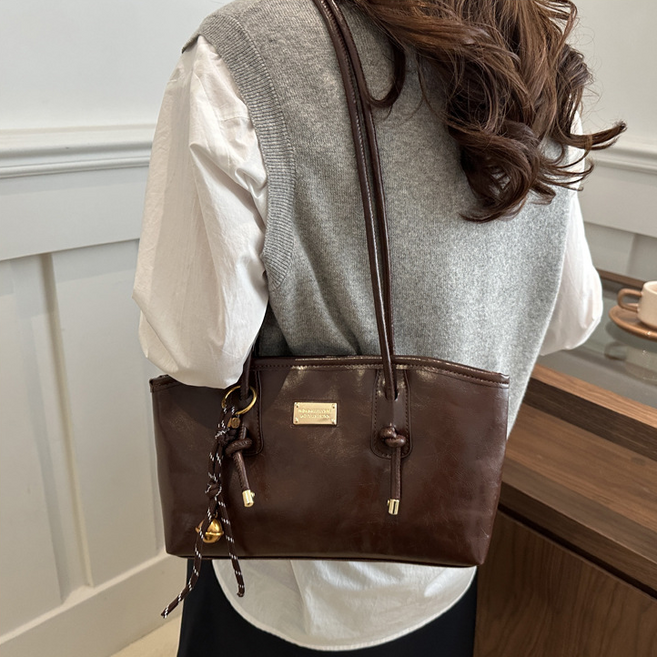 트렌디 미디엄 가죽 숄더백