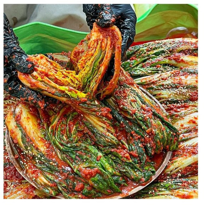 [농가살리기] 한식명인 제철 단배추 포기김치 2kg (국내산 얼갈이)