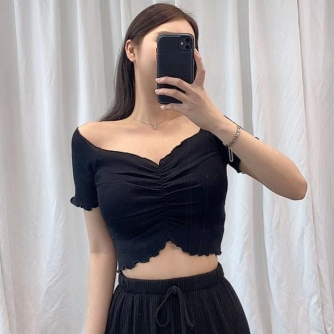 바나나2 여성 프릴 반소매 니트 크롭 오프숄더