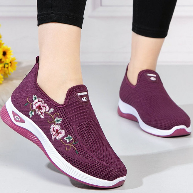 TKX 털신발 여성 겨울 따뜻한 꽃자수 캐주얼 운동화 퍼슬립온 캐주얼화 미끄럼방지