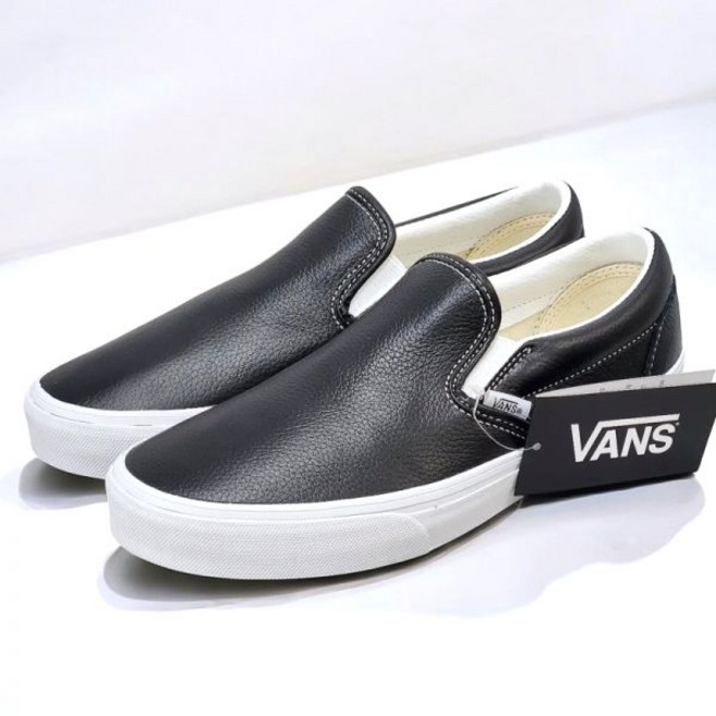 반스 클래식 슬립온 레더 블랙 트루 화이트 VN000CT5BPB1