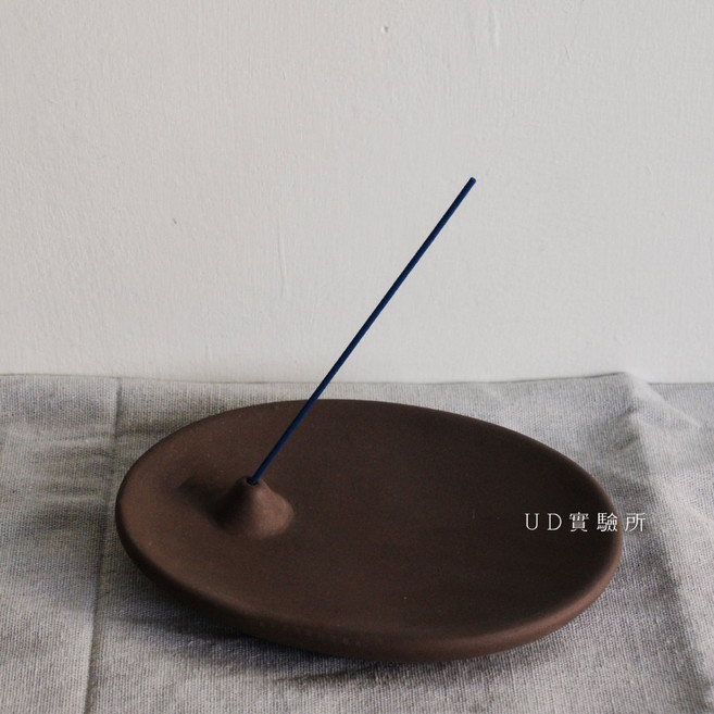 UDlab 線香座 臥香座 陶瓷手工燒製 薰香座 AF01-021, 紅茶棕