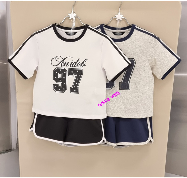 더데이걸 부평점 스포티한 두줄 라인 포인트로 산뜻하고 시원하게 고민없이 데일리로 편안하게 입기좋은 여아 반팔 셋업