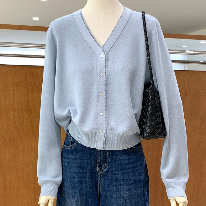 SONOVA 쏘노바 여성 간절기 브이넥 크롭 가디건 봄 데일리 기본 자개버튼 니트아우터