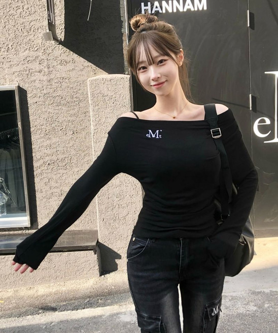 무센트 MUCENT 리브르 오프 숄더 언발란스 굴림 긴팔 티 4컬러