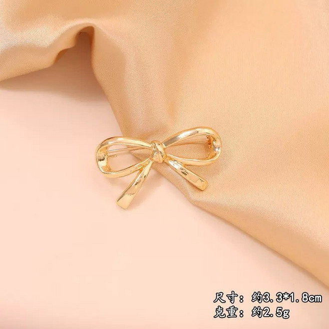 鑲鑽烤漆花朵胸針