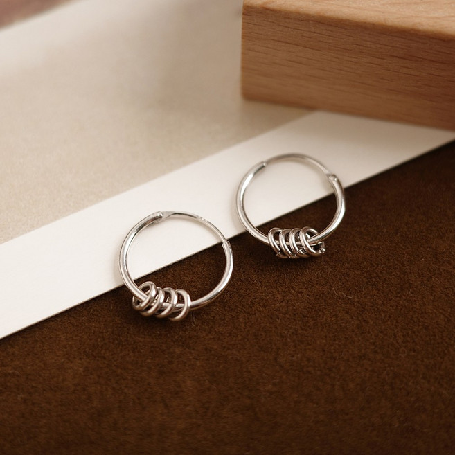 [全純銀.耳環] 小環圓圈耳環 (銀色/黑色)【UME】男女皆可 圈圈耳環/S925純銀 睡覺可戴 不勾頭髮