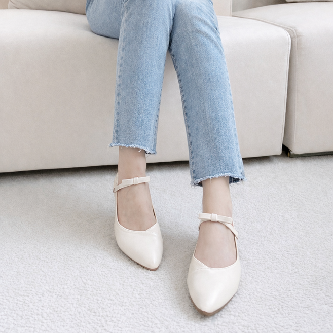 러블리디 오로라 발편하게 꺾어신는 스틸레토 포인트 스트랩 플랫