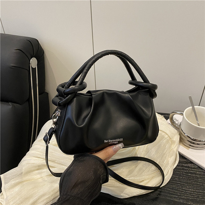 精緻簡約小拎包小衆褶皺雲朵包女新款時尚百搭單肩斜跨包黑色默認顏色, 黑色