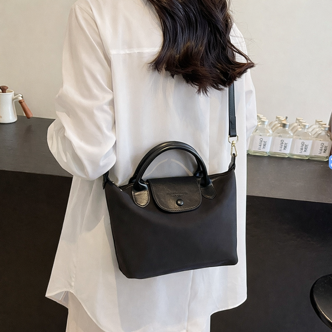 잇츠빽 데일리 여성 가벼운 나일론 크로스 숄더 토트백