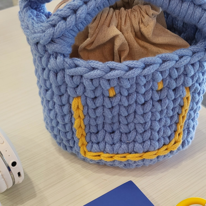 여성 니트 손가방 니트 토트백 미니가방