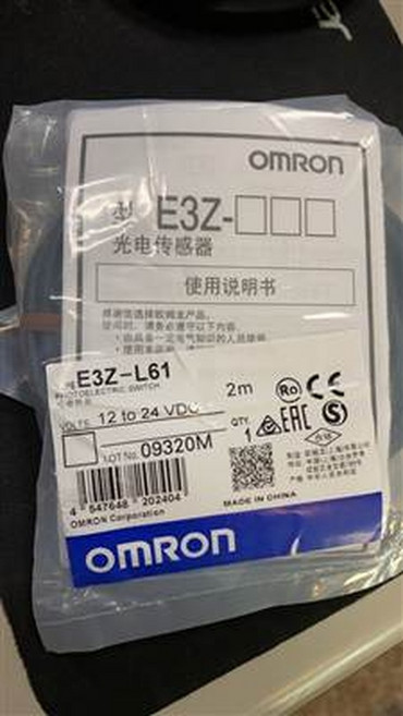 OMRON E3Z-L61 光电传感器 2m, 1個