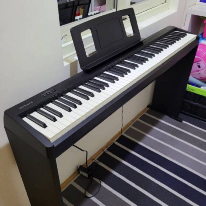 Roland FP-10 88鍵電鋼琴, 1個, 展示