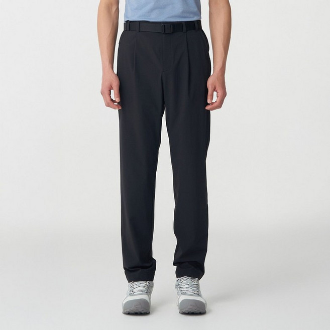 (국내매장정품) 코오롱스포츠 남성 원턱 레귤러핏 팬츠 JWPNM25251BLK 269220