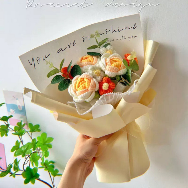 毛線手工針織花束成品 畢業季生日禮物, 1件, 3橘玫瑰 禮袋 35   25   15Cm : 1