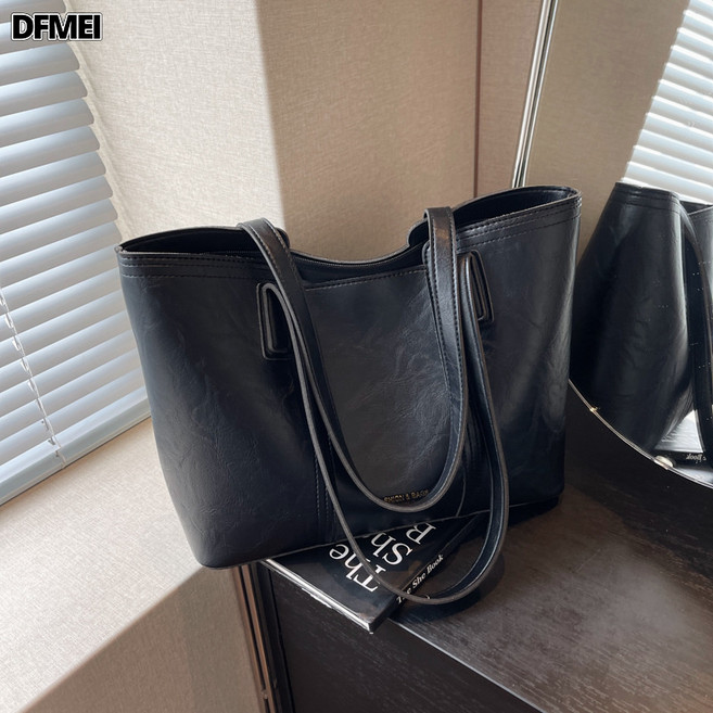 DFMEI 休閒撞色大容量包包女春夏新款單肩包高級質感通勤洋氣托特包, 黑色