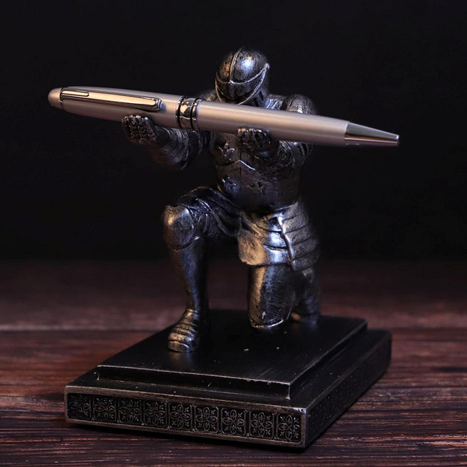 충성스러운 기사 만년필 볼펜 펜 거치대 2종 [쓸데없는 쓸모없는 웃긴 선물 개업 책상 데스크 꾸미기 인테리어 연필 홀더 받침대 트레이 소품], 실버, 1개