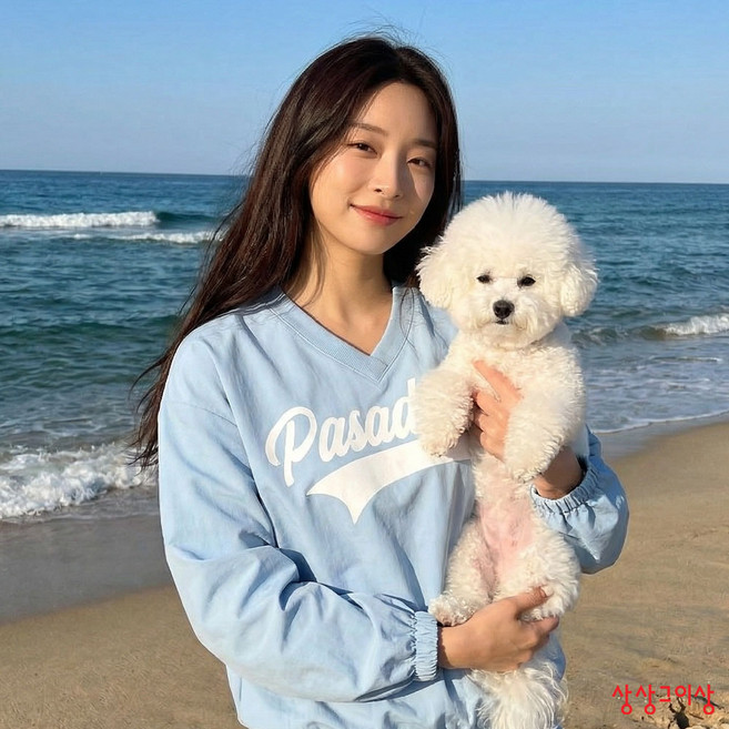 상상그이상 여성용 국내제작 위니상의 시원한 나일론소재 바스락거리는 얇은 여름 맨투맨 편안한 오버핏 레터링 티셔츠 데일리룩