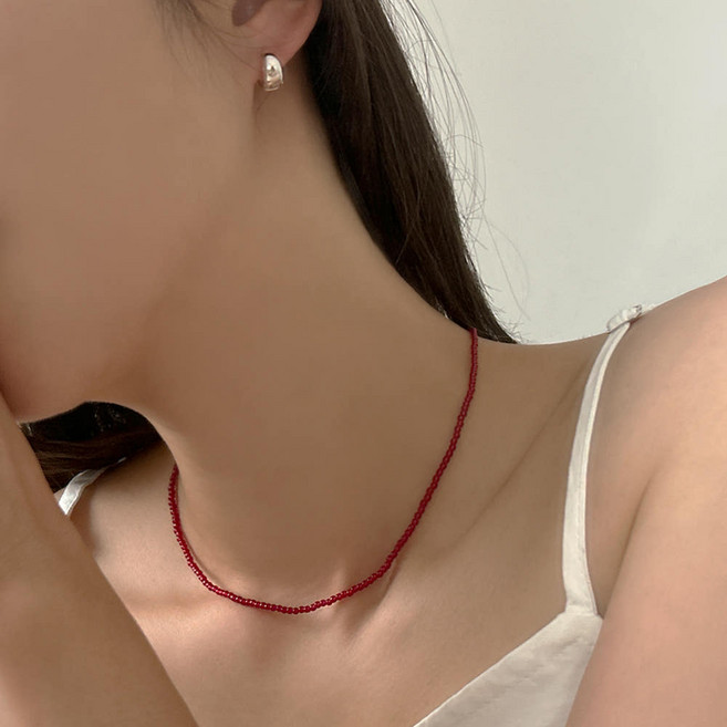 써지컬 레드/화이트 비즈 원석 초커 목걸이