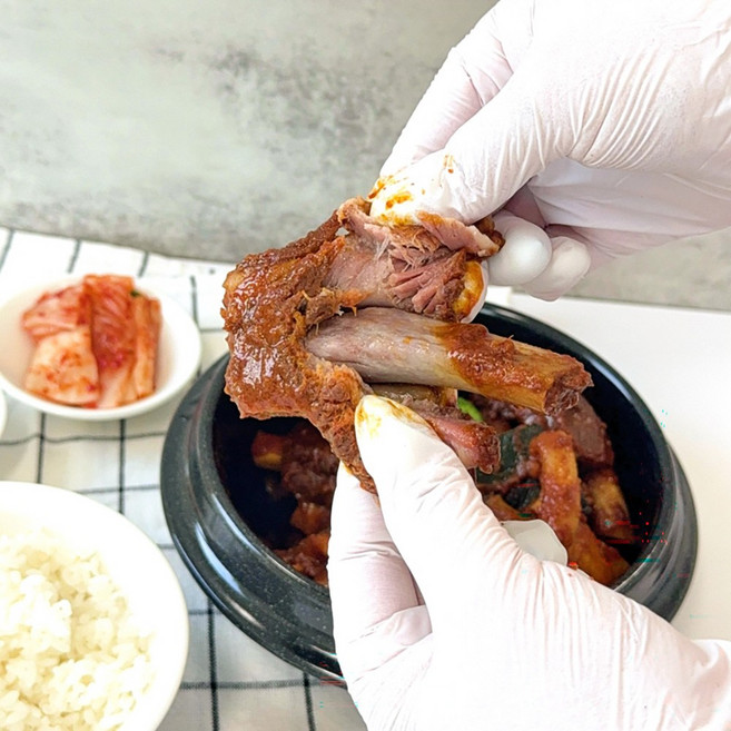 한돈 매운갈비찜 돼지갈비찜 갈비찜 밀키트 700g, 간장 갈비찜 700g
