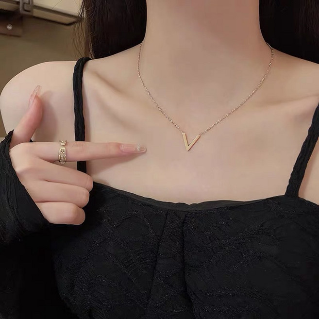 백송 써지컬스틸 세렌느 엣지 라인 브이 펜던트 목걸이 심플 베이직 슬림 체인 데일리 우정