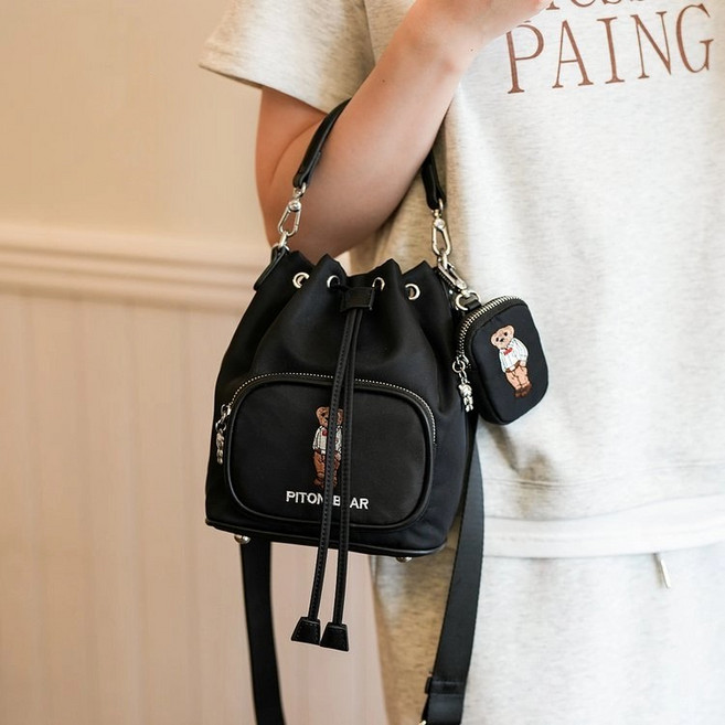 투니스 여성 곰돌이 프린팅 토트 크로스백 장식 포함