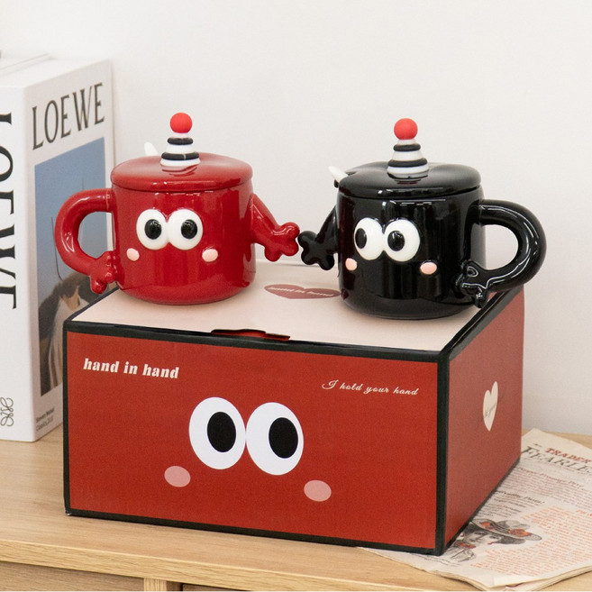 헤이루미 핸드 머그컵 스푼 세라믹 홈카페 크리스마스 선물 컵 스푼 2p 세트, 1개, 레드+블랙