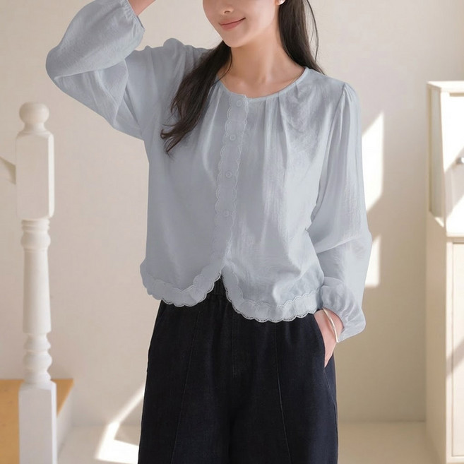 데일리앤 엔드 여리여리 루즈핏 화이트 펀칭 레이스 블라우스 봄 가을 출근룩 하객룩