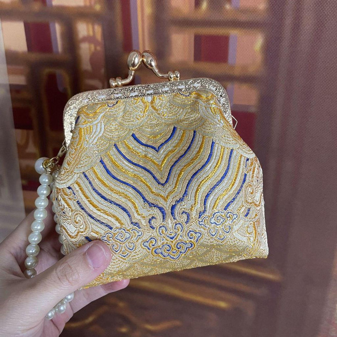 國風復古手工刺繡織錦緞搭扣零錢包銀行卡迷你口紅口金小包 副廠商品