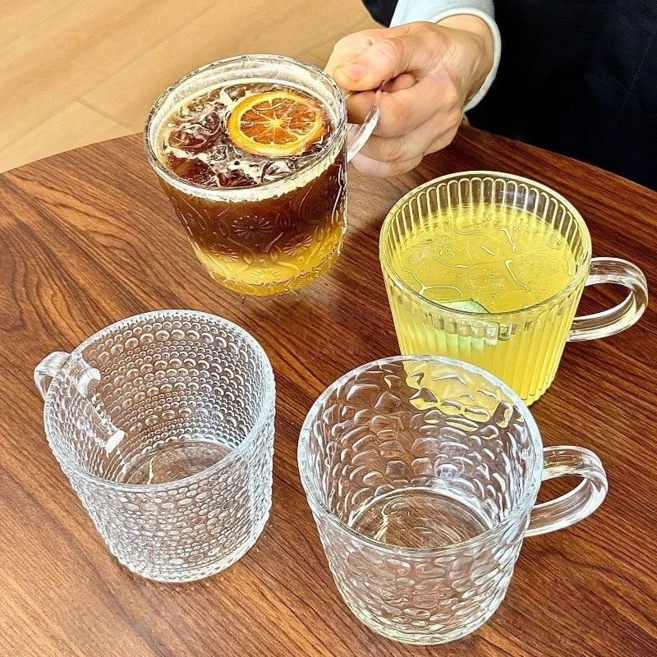 유럽식 엠보싱 음료 유리컵 홈카페 예쁜 커피잔 손잡이 내열유리 머그컵 250ml, 4개, 투명색 - 쿠팡