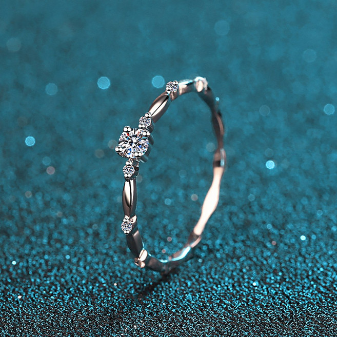 ROYALBELLE 여성 실버톤 큐빅 디테일 커플링 고급스러운 결혼 프로포즈 반지 Z0072120