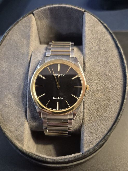 [Citizen] 시티즌 스틸레토 에코드라이브 38mm 투톤 블랙 다이얼 남성용 시계 AR3074-54E